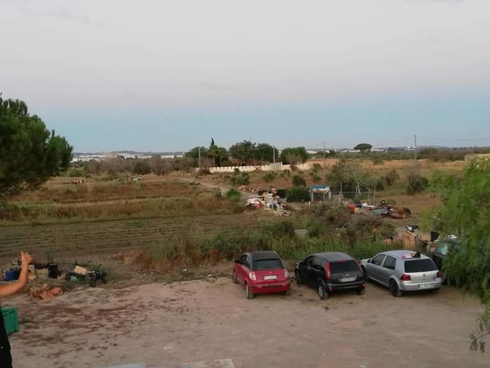 Aree Tende Presso La Casa In Campagna Di Ottavia Hotel Alezio Luaran gambar