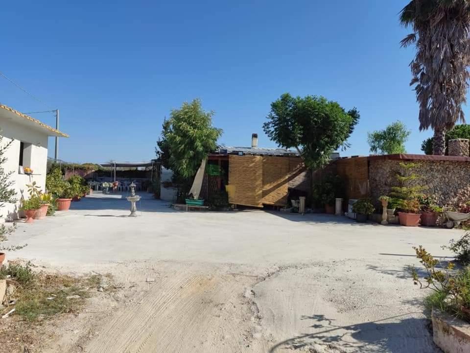 Aree Tende Presso La Casa In Campagna Di Ottavia Hotel Alezio Luaran gambar