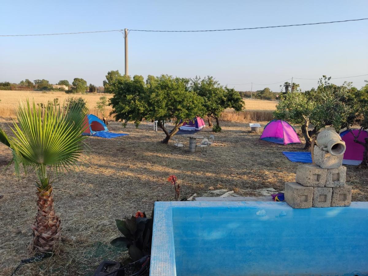 Aree Tende Presso La Casa In Campagna Di Ottavia Hotel Alezio Luaran gambar