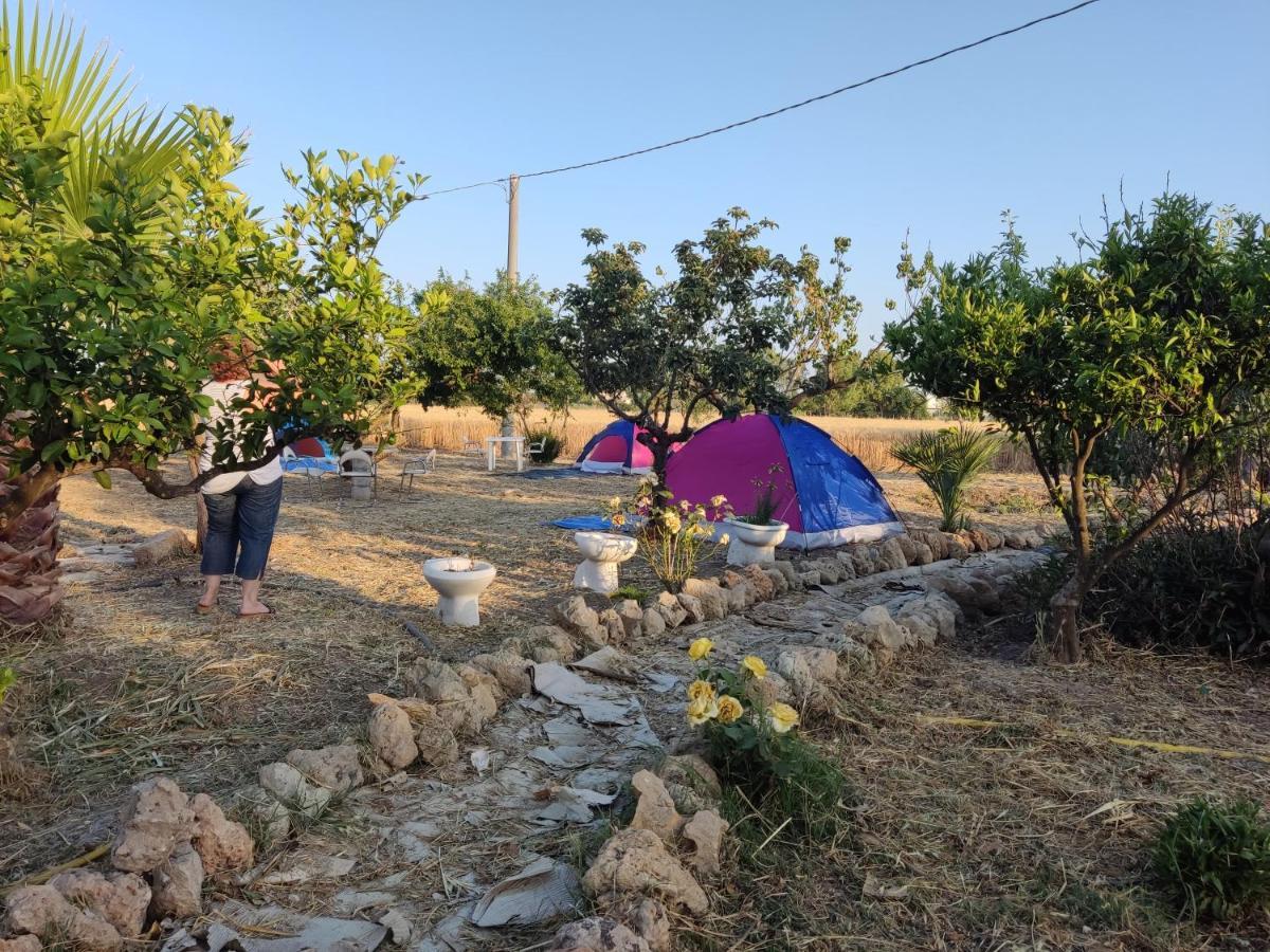 Aree Tende Presso La Casa In Campagna Di Ottavia Hotel Alezio Luaran gambar